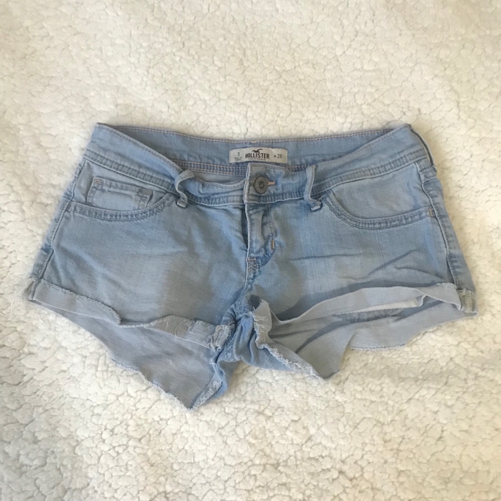Cute Light Washed Hollister Denim Shorts Juniors